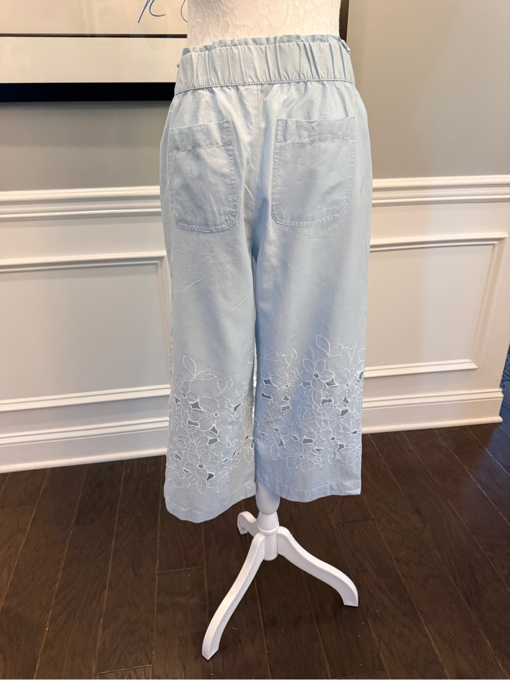 Talbots Petite Light Blue Eyelet Embroidered Linen Blend Crop Pants MP - Picture 7 of 13